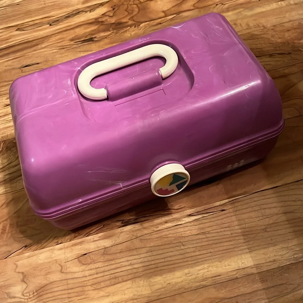 Caboodles Vintage Makeup Carrying Case with Inside Mirror Purple top handle EUC